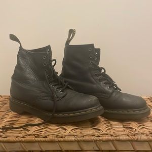 Dr. Martens Leather Lace Up Boots Size 9